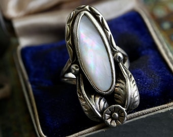 Vintage Navajo Mother of Pearl Ring Vintage Sterling Silver Elongated Mother of Pearl Navette Ring Native American Ring Southwestern Sz 5