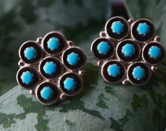 Vintage Zuni snake eye turquoise Flower cluster earrings old Pawn Native American Sterling Silver petit point turquoise flower Post Earrings