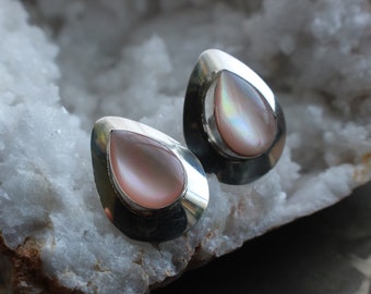 Vintage Navajo Sterling Silver Pink  mother of pearl Southwestern Native American Teardrop angel skin mussel Post Earrings