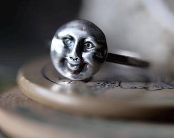 Vintage Sterling Silver Man in the Moon Ring | Celestial Face Jewelry | Whimsical Gothic Boho Ring | Rare Figural Moon Ring Lunar Jewelry
