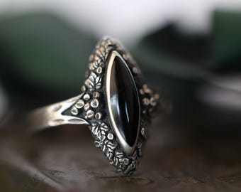 Vintage Navajo Little Silver Fox Ring | Sterling Silver Navette Onyx Ring | Black | Size 7.25 | Art Nouveau | Midcentury Native American