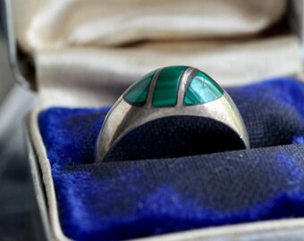Vintage Zuni Malachite Elevated arched inlay ring Sterling Silver malachite Native American Southwestern Zuni Malachite inlay Ring Sz 7.25