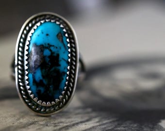 Vintage Navajo Turquoise Ring Sz 7.5 | Elongated Oval Natural Stone | Sterling Silver Sawtooth Bezel | Split Shank | CCB Hallmarked