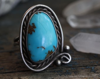 Vintage Navajo Turquoise Ring Kingman Turquoise Feather Ring Large Sterling Silver Turquoise Ring Native American Turquoise Ring Sz 7.75