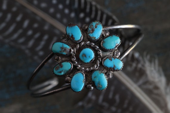 Vintage Navajo Turquoise Flower Cluster Cuff Brac… - image 9