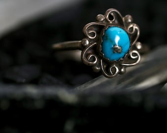 Turquoise Ring Vintage Navajo Turquoise Ring 925 Sterling Silver turquoise Ring Native American Turquoise Ring turquoise flower ring