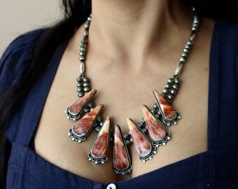 Vintage Navajo Spiny Oyster Squash Blossom Necklace Native American Hand Stamped Large Teardrop Navajo Pearl Beaded Necklace
