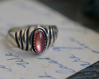 Vintage Navajo Pearl ring Native American Southwestern Navajo Salmon Pink Mother of Pearl Ring Orange Paua Shell mid Century Ring