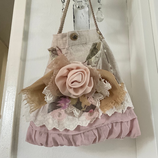 Shabby Chic Soap Bag, Super Cute Door Hanger, Reusable Gift Bag, Lavender-Dry Flowers Pouch.