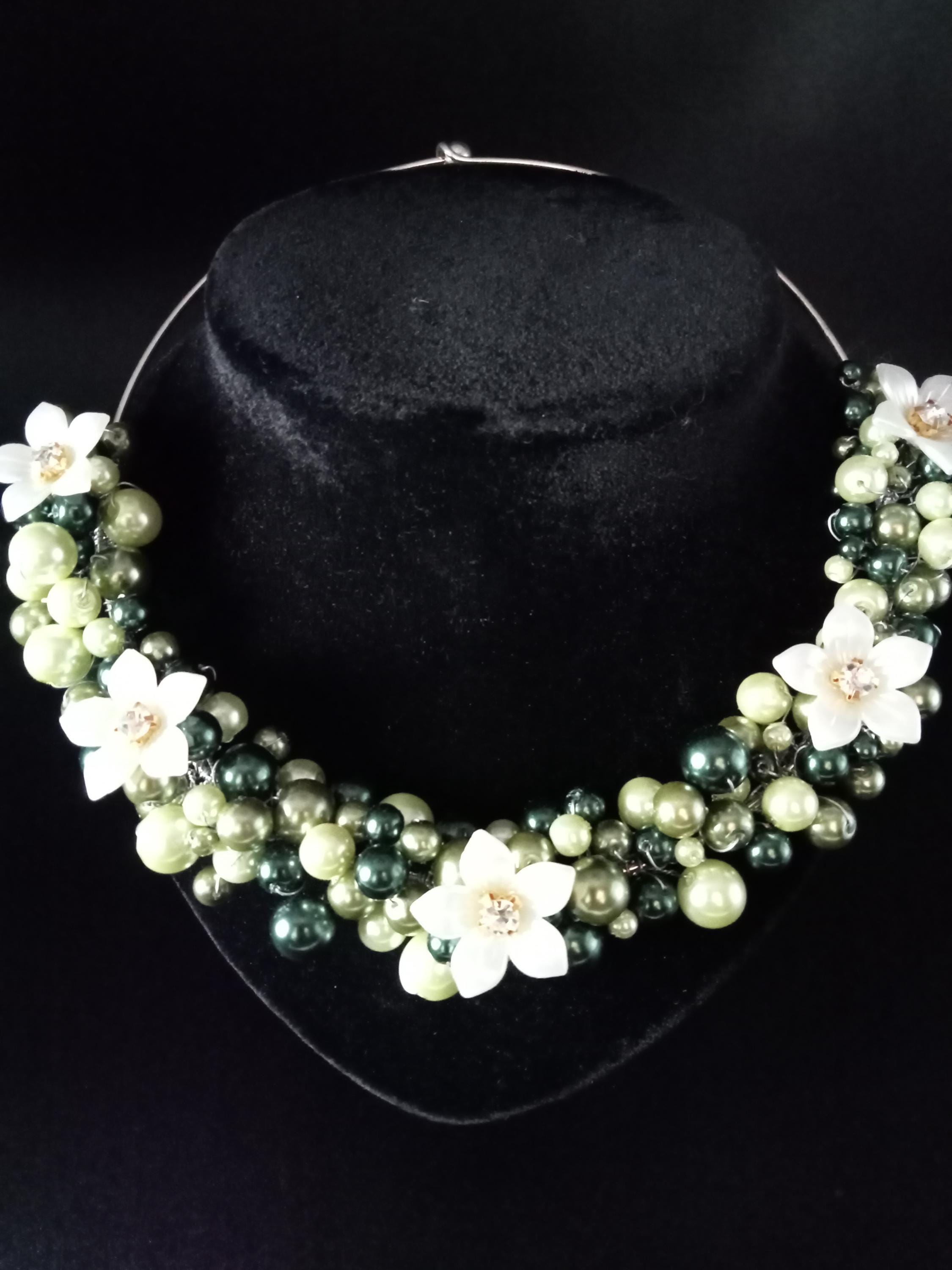 Superbe collier perles vert d'eau : occasion certifiée authentique
