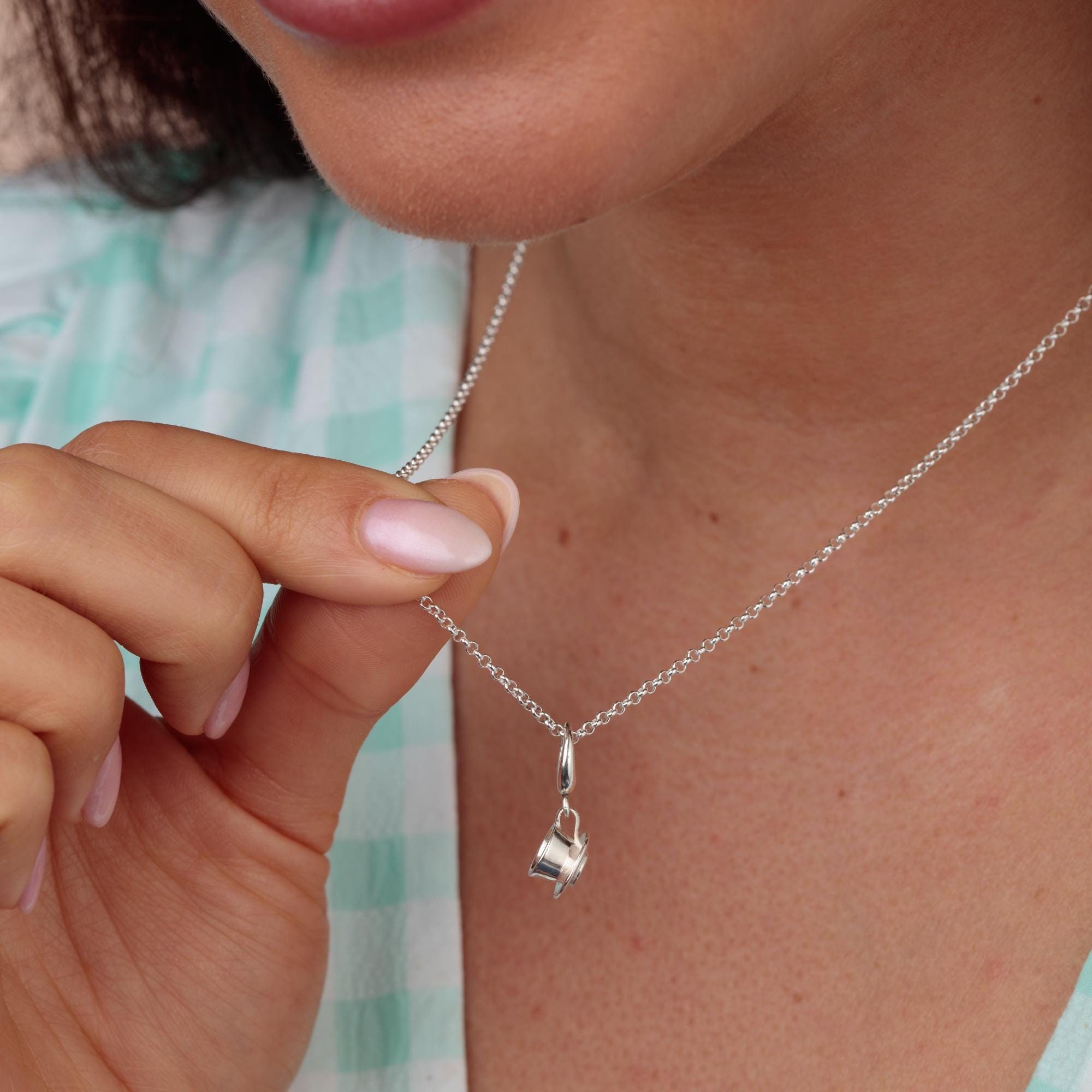 Collana con ciondolo a forma di tazza da tè: ciondolo a forma di tazza da caffè color argento - Italia