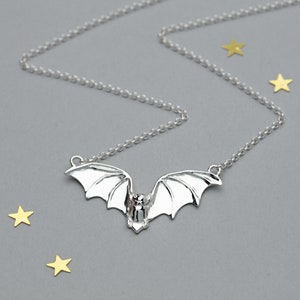Collar de murciélago de plata esterlina, collar de Halloween, joyería de murciélago de plata, collar inquietante, joyería de otoño, 31 de octubre, traje de Halloween