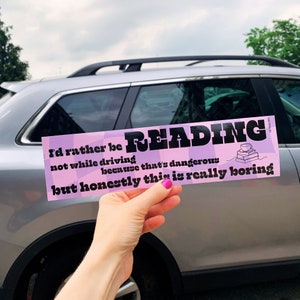 I'd Lieber Be Reading Autoaufkleber 30,5x30,5 cm Lustig Niedlich Girly Gen Z Buchliebhaber Nerd Retro Auto Aufkleber Witz Zitat Aufkleber Bibliophile Wavy Check