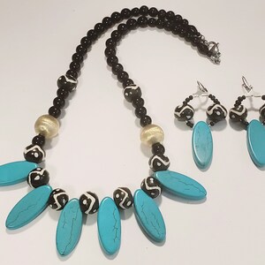 African Batik Bone Bead Turquoise Howlite Carved Oval Bead Choker Necklace Earring Set