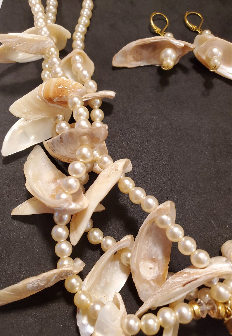 Faux Pearls Angel Wings Sea Shells Necklace Earrings Set