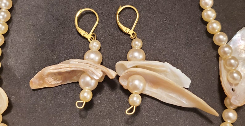 Faux Pearls Angel Wings Sea Shells Necklace Earrings Set