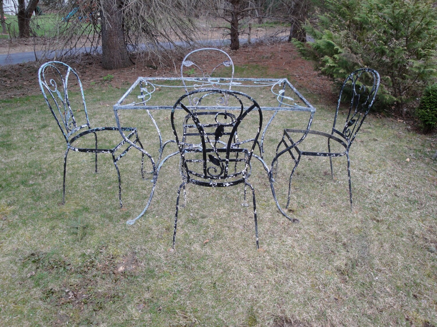 Salterini Laurel Leaf Wrought Iron Patio Set