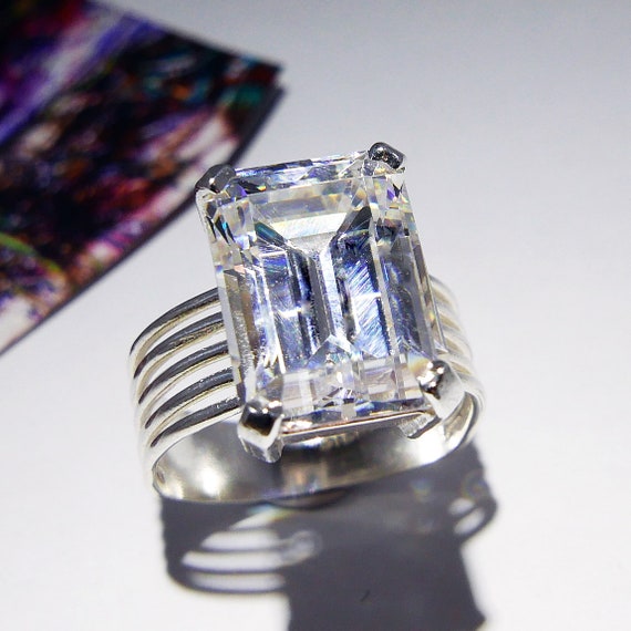 Brillante Anillo De Plata Esterlina De Zirconia Cúbica Oval Brillante Anillo De Plata Esterlina De Zirconia Cúbica Oval