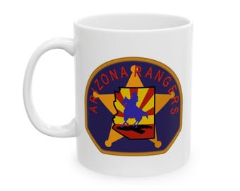 Taza de café blanca de 11 oz con el parche de los Arizona Rangers, de Jan (también conocida como TheGlassyLass).