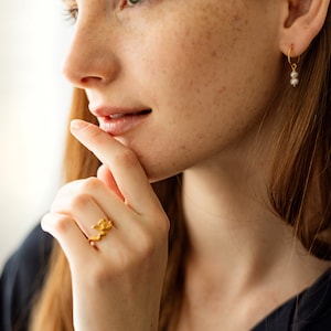 Pendientes colgantes de perlas, Pendientes colgantes de perlas, Pendientes de plata de ley bañados en oro de 24K, Pendientes colgantes de perlas, Pendientes de perlas pequeñas dobles