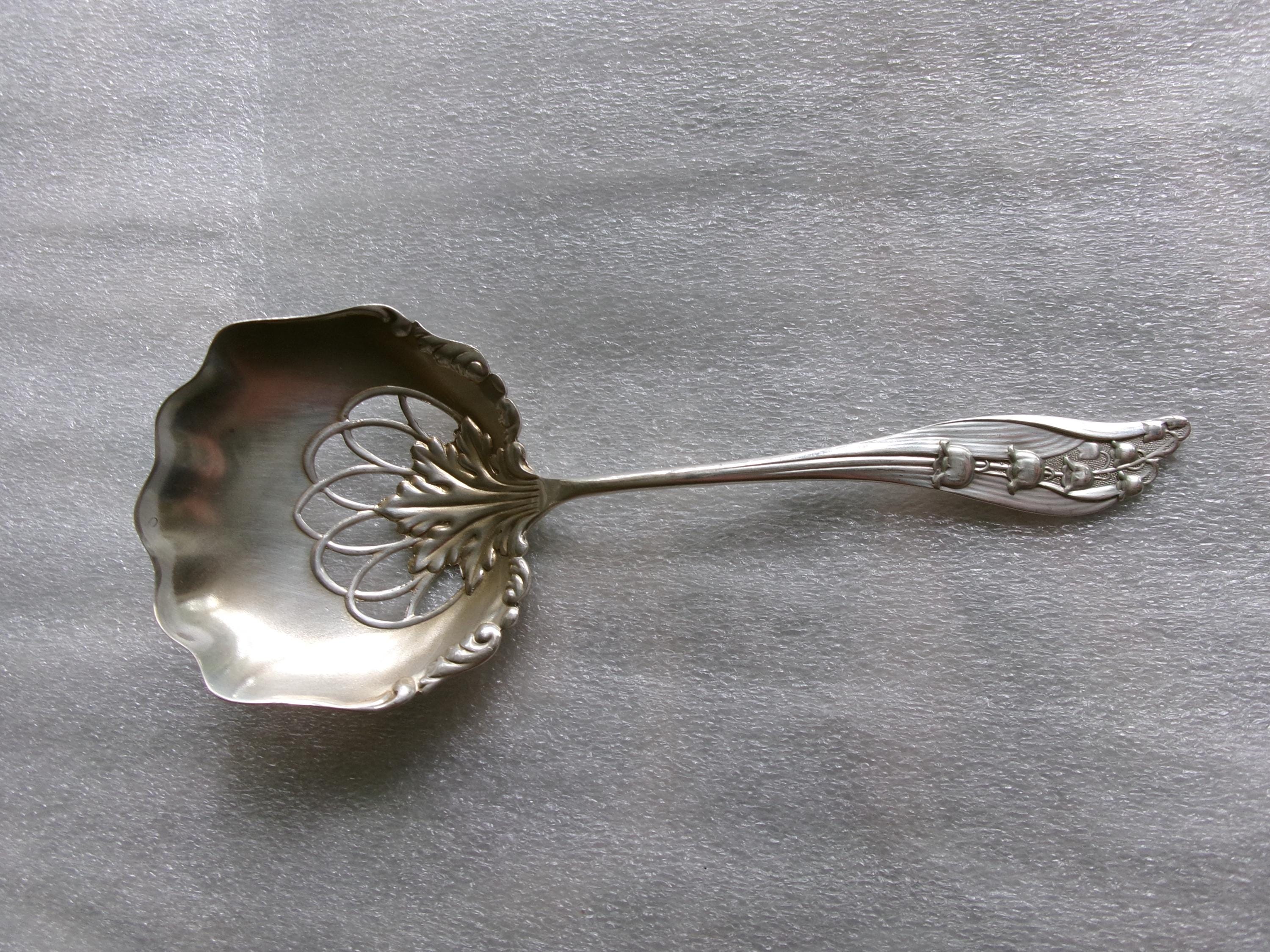 Whiting Lily - Etsy