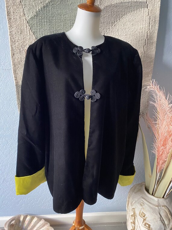 Vintage 60s black velvet evening coat satin chartr