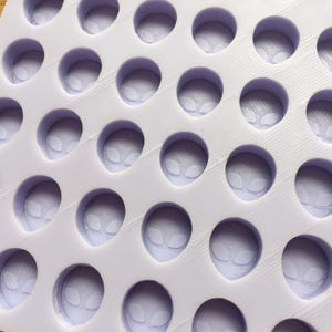 15mm Alien Silicone Mold, Food Safe Silicone Rubber Mould for resin polymer clay chocolate soap wax melt fondant candy jewelry making scoopy
