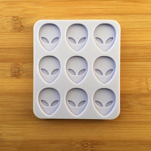 1&quot; Alien Head Silicone Mold, Food Safe Silicone Rubber Mould for resin polymer clay chocolate soap wax fondant candy jewelry making freshies