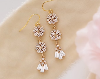 Long crystal bridal earrings, Art Deco gold dangle earrings, Dainty linear earrings, Modern bridal drop earrings, Boho wedding jewelry
