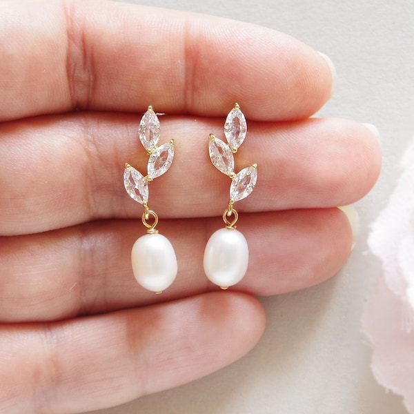 Bridal pearl earrings, Rose gold drop earrings, Crystal earrings, Wedding pearl earrings, Freshwater pearl drop earrings, Real pearl earring