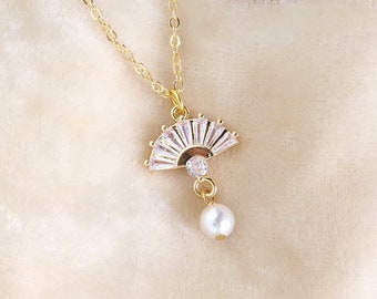 Art deco necklace, Small fan necklace, Gold pearl fan necklace, Dainty boho bridal CZ necklace, Art deco wedding, Boho 1920s Vintage Style