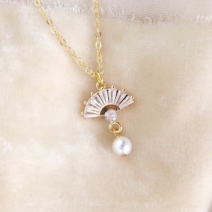 Art deco necklace, Small fan necklace, Gold pearl fan necklace, Dainty boho bridal CZ necklace, Art deco wedding, Boho 1920s Vintage Style