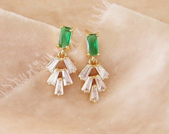 Art deco oorbellen, Groene smaragd oorbellen, Goud CZ fan bungel oorbellen, Art nouveau baguette oorbellen, jaren 1920 Art deco sieraden, Rechthoekige