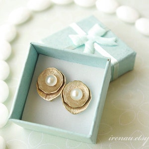 Gold lotus pearl earrings, June birthday stone, Pearl stud earrings, Gold earrings with white pearl, June birthstone jewelry Bridesmaid gift