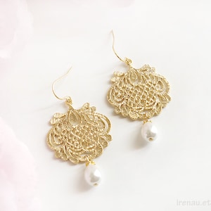 Filigree gold earrings metal lace, Bridal white pearl dangle earrings, gold ivory victorian style, pearl and gold chandelier earrings lace
