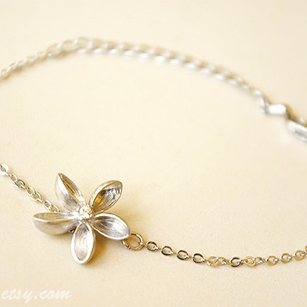 Bracelet Frangipani, Bracelet en argent, Bracelet fleur moulin à vent, Bracelet breloque, Bracelet fleur argenté, Bracelet Plumeria, Bracelet Délicat