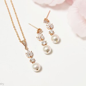 Brudsmyckeset, Swarovski pärlörhängen och halsbandset, Bröllopssmycken i roséguld, Kristallhängande örhängen i Swarovski pärla bild 4