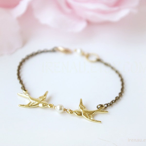 Swallow bracelet gold Love birds bracelet pearl, dainty vintage brass bracelet bronze flying bird, daughter mother gift friendship bracelet