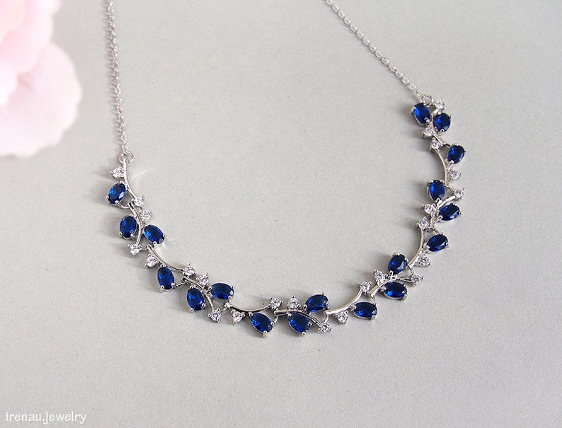 Blauwe bruiloft ketting, saffier blauwe bruid ketting, marineblauwe kristallen bruiloft sieraden Zilveren bruidsblad wijnstok ketting Cubic Zirconia blauw afbeelding 4