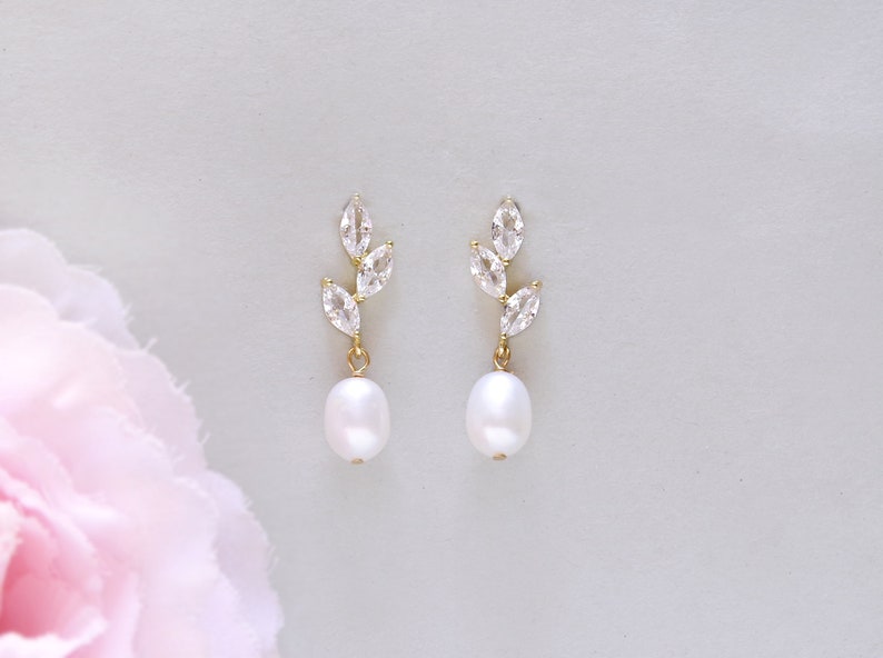 Pendientes de perlas nupciales, Pendientes colgantes de oro rosa, Pendientes de cristal, Pendientes de perlas de boda, Pendientes colgantes de perlas de agua dulce, Pendientes de perlas reales imagen 2