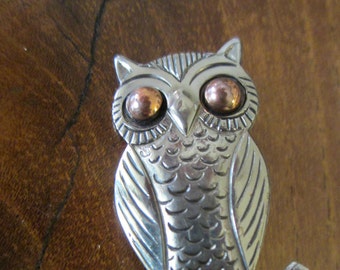 Owl lapel Pin fashion jewelry fun Brooch blue eyes 1 1/4" x3/4" pin gift #1 