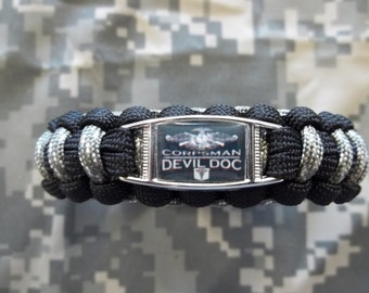 Devil Doc-Paracord Keychain//Key Fob US NAVY CorpsMan