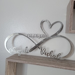 Spersonalizowany metalowy symbol nieskończoności, 11. rocznica ślubu, 25. rocznica ślubu, ręcznie robiony obraz ścienny, imię, data, prezent dla męża i żony w kształcie serca