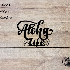 Letrero hawaiano de metal para pared, diseño de Aloha Life Script Plumeria y tablas de surf