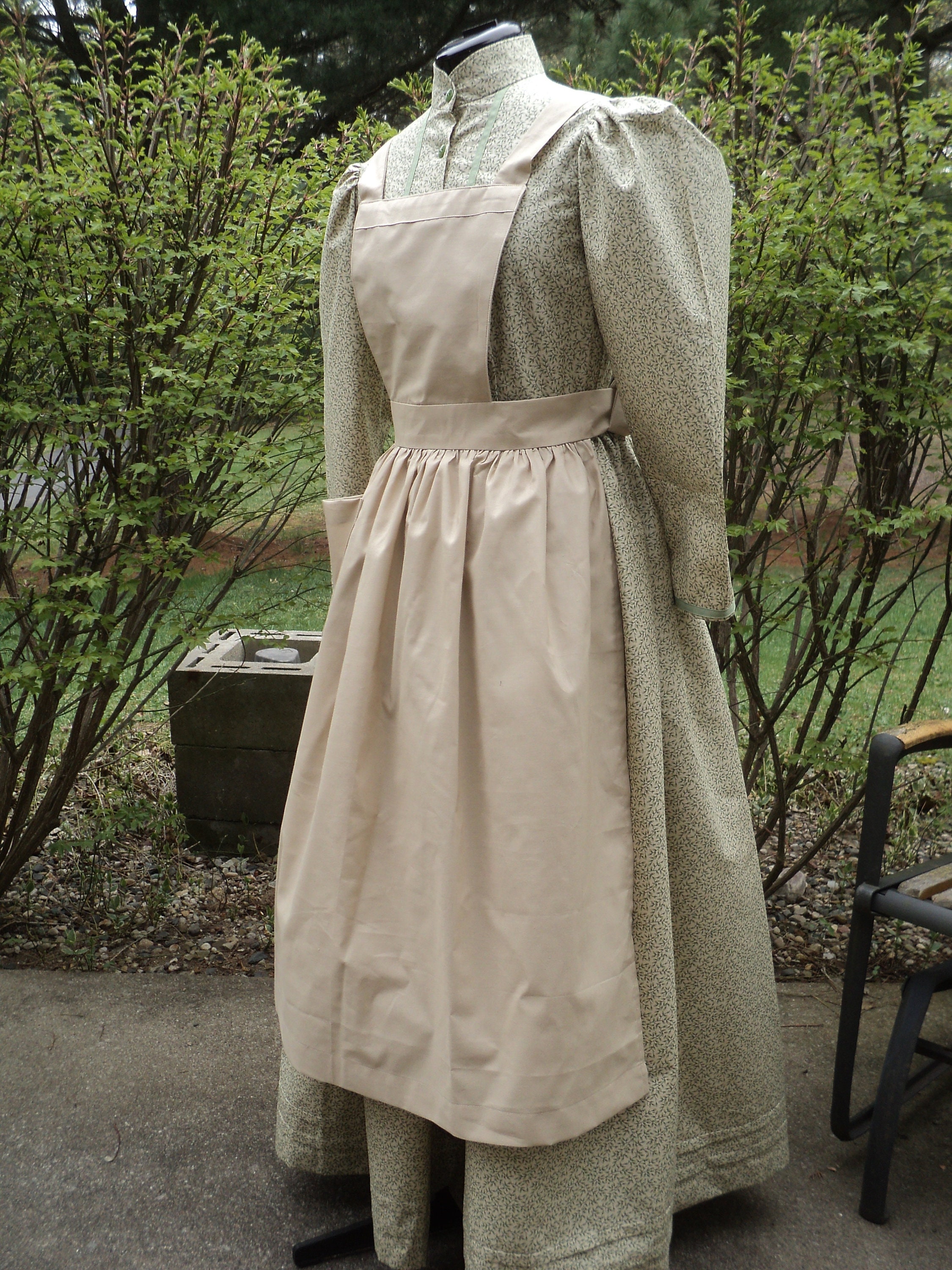 Ladies' sz20/24 Tea-dyed Cotton Prairie Bib apron | Etsy