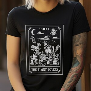 Camiseta de la carta del tarot / Camiseta de la carta de los amantes de las plantas / Camiseta unisex de algodón de jersey mediano