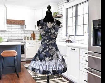 Womens Apron in Pretty Blue  and Gray Floral Print; Gift for Wife; Apron with Pockets; Farmhouse Kitchen Apron; Retro Apron; Gift for Mom