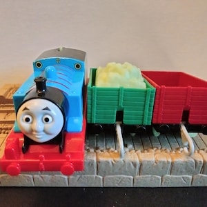 Thomas Train Trackmaster Motorized Railway Glow in the dark Thomas