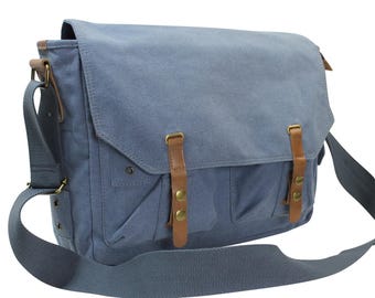 Vagarant Traveler Classic 15 in. Casual Style Canvas Shoulder Messenger Bag C52 - Engrave