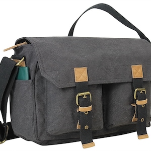 Vagarant Traveler Classic 15 in Roomy Cotton Canvas Messenger Bag C51 - Engrave